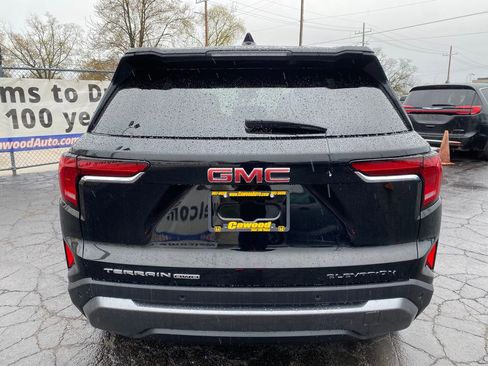 Used 2025 GMC Terrain Elevation AWD/4WD image 3