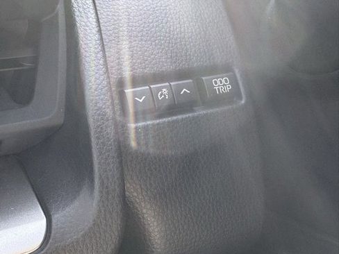 Certified 2023 Toyota Prius LE image 28