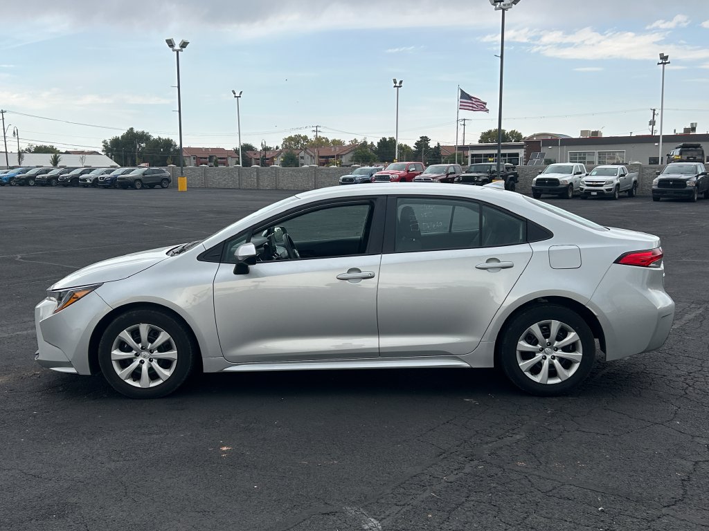 Used 2025 Toyota Corolla LE FWD image 6
