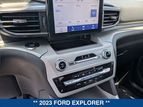 Used 2023 Ford Explorer XLT w/ Equipment Group 202A RWD image 16
