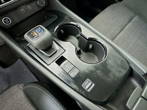 Used 2021 Nissan Rogue SV image 16