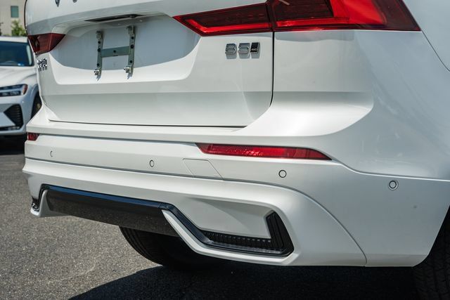 New 2026 Volvo XC60 B5 Plus AWD/4WD image 9