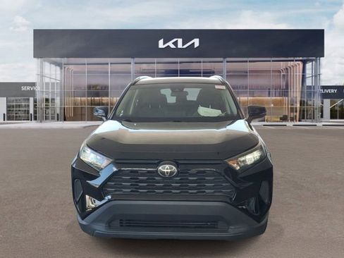 Used 2019 Toyota RAV4 LE image 2