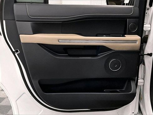 Used 2024 Ford Expedition Max Limited image 21