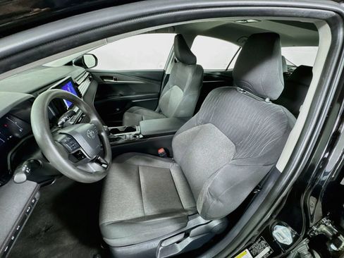 Used 2025 Toyota Camry LE FWD image 17