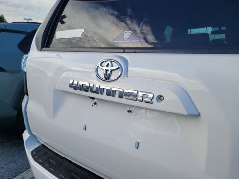 Used 2015 Toyota 4Runner SR5 RWD image 10