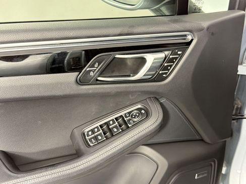 Certified 2024 Porsche Macan AWD/4WD image 14