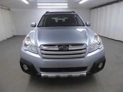 Used 2013 Subaru Outback 2.5i Limited w/ Moonroof Pkg image 2