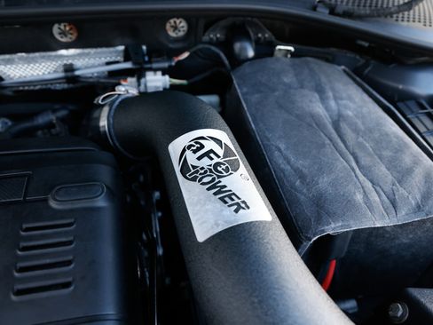 Used 2017 Volkswagen Golf R 4-Door image 51