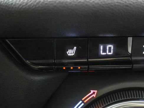 Used 2020 Chevrolet Blazer LT FWD image 30