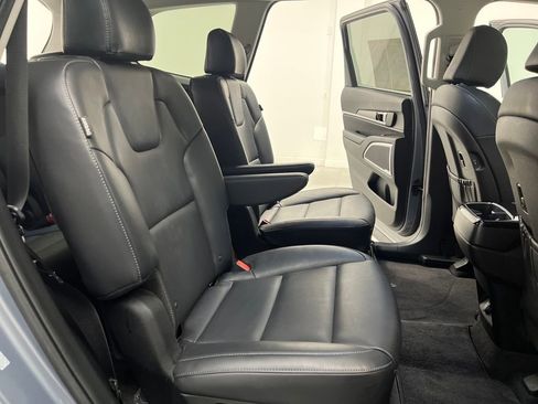 Used 2025 Kia Telluride S image 18
