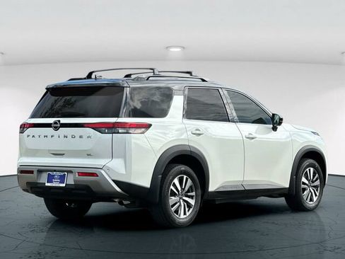 Used 2023 Nissan Pathfinder SL FWD image 6