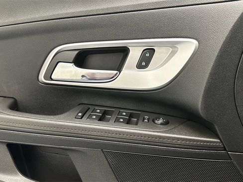 Used 2017 Chevrolet Equinox LT w/ Convenience Package image 16