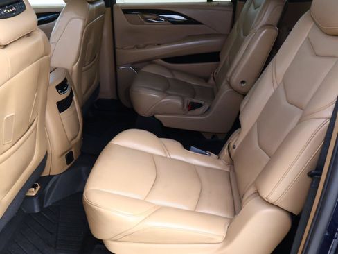 Used 2019 Cadillac Escalade ESV Platinum AWD/4WD image 28