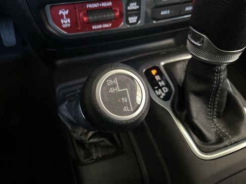 Used 2024 Jeep Wrangler Unlimited Rubicon image 29