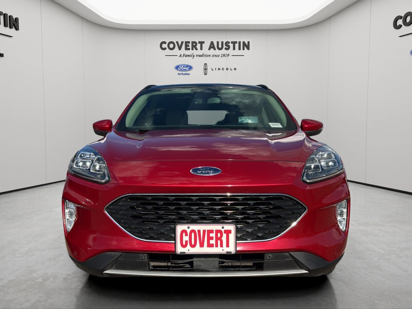 Used 2020 Ford Escape Titanium FWD image 6