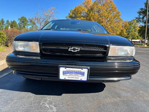 Used 1994 Chevrolet Impala SS image 4