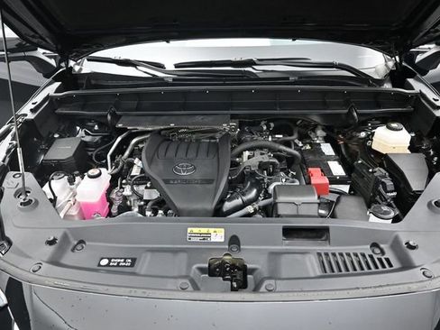 Used 2024 Toyota Highlander Platinum image 42