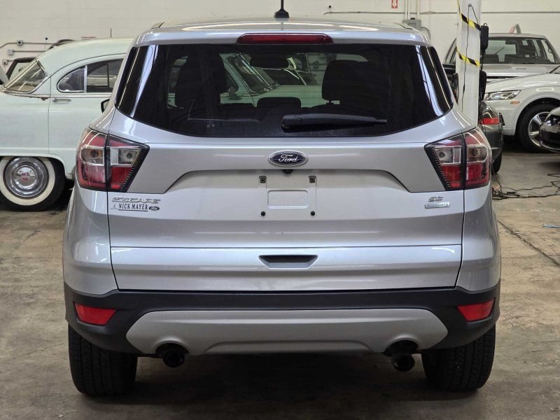 Used 2017 Ford Escape SE FWD image 14