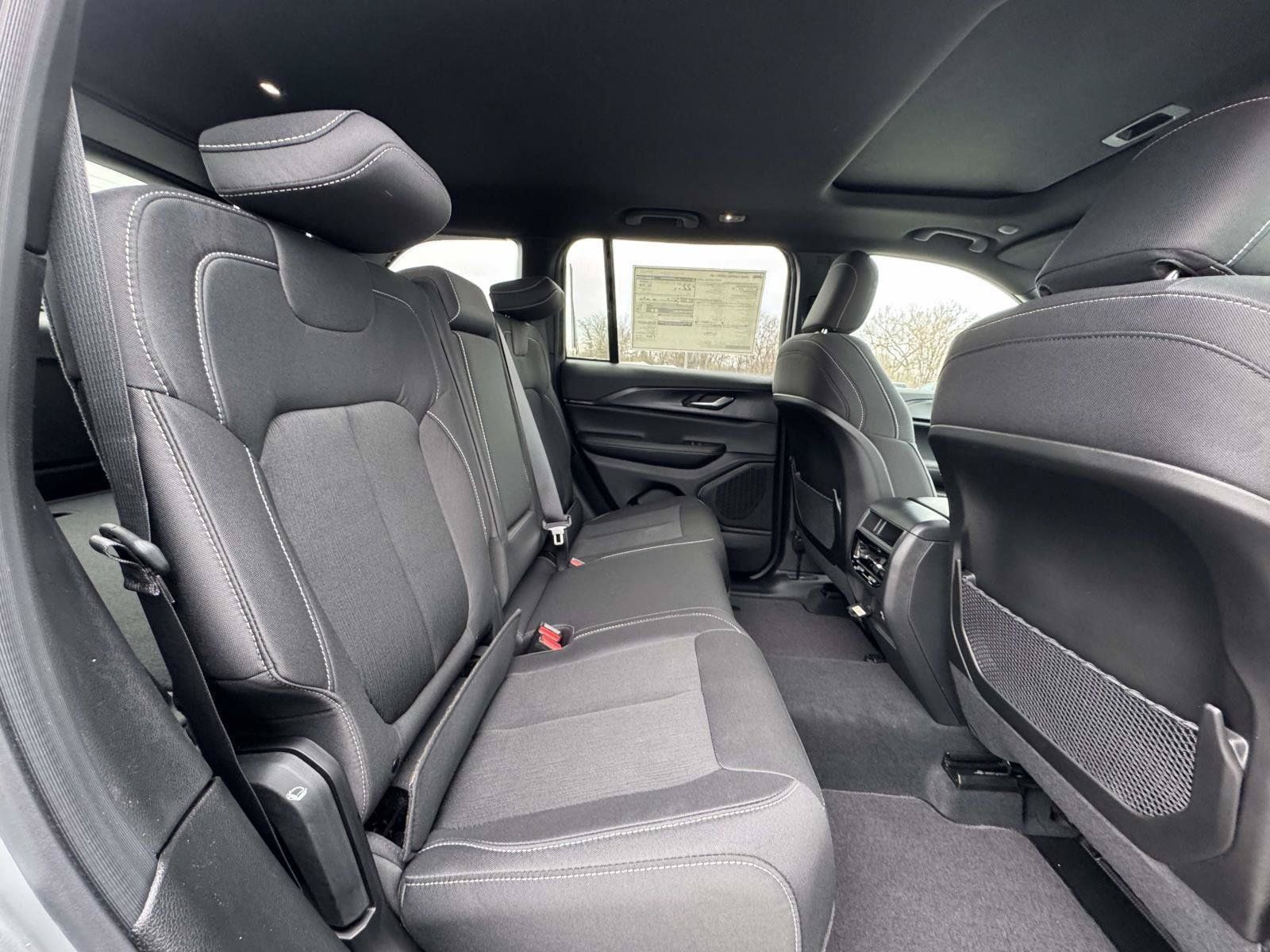 New 2026 Jeep Grand Cherokee Laredo X AWD/4WD image 17