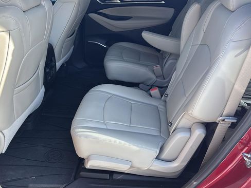 Used 2019 Buick Enclave Essence image 15