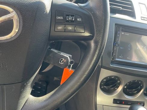 Used 2010 MAZDA MAZDA3 i Touring FWD image 13
