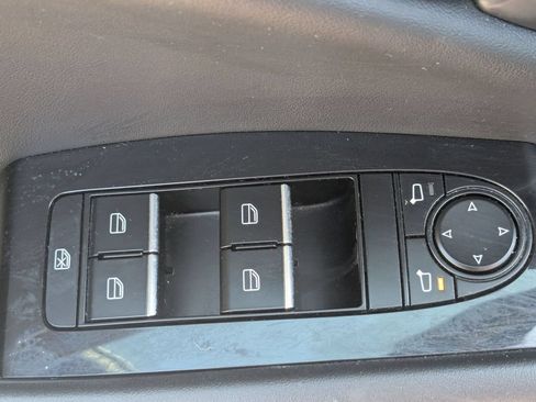 Used 2025 MAZDA MAZDA3 s Sport FWD image 13