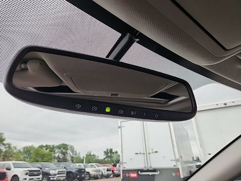 Used 2019 Nissan Sentra SR w/ Premium Package (SR) FWD image 16