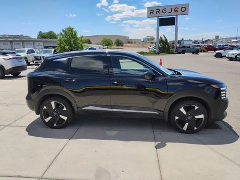 Used 2025 Nissan Kicks SR AWD/4WD image 4