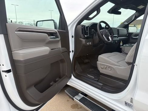 New 2026 GMC Sierra 1500 SLE AWD/4WD image 11