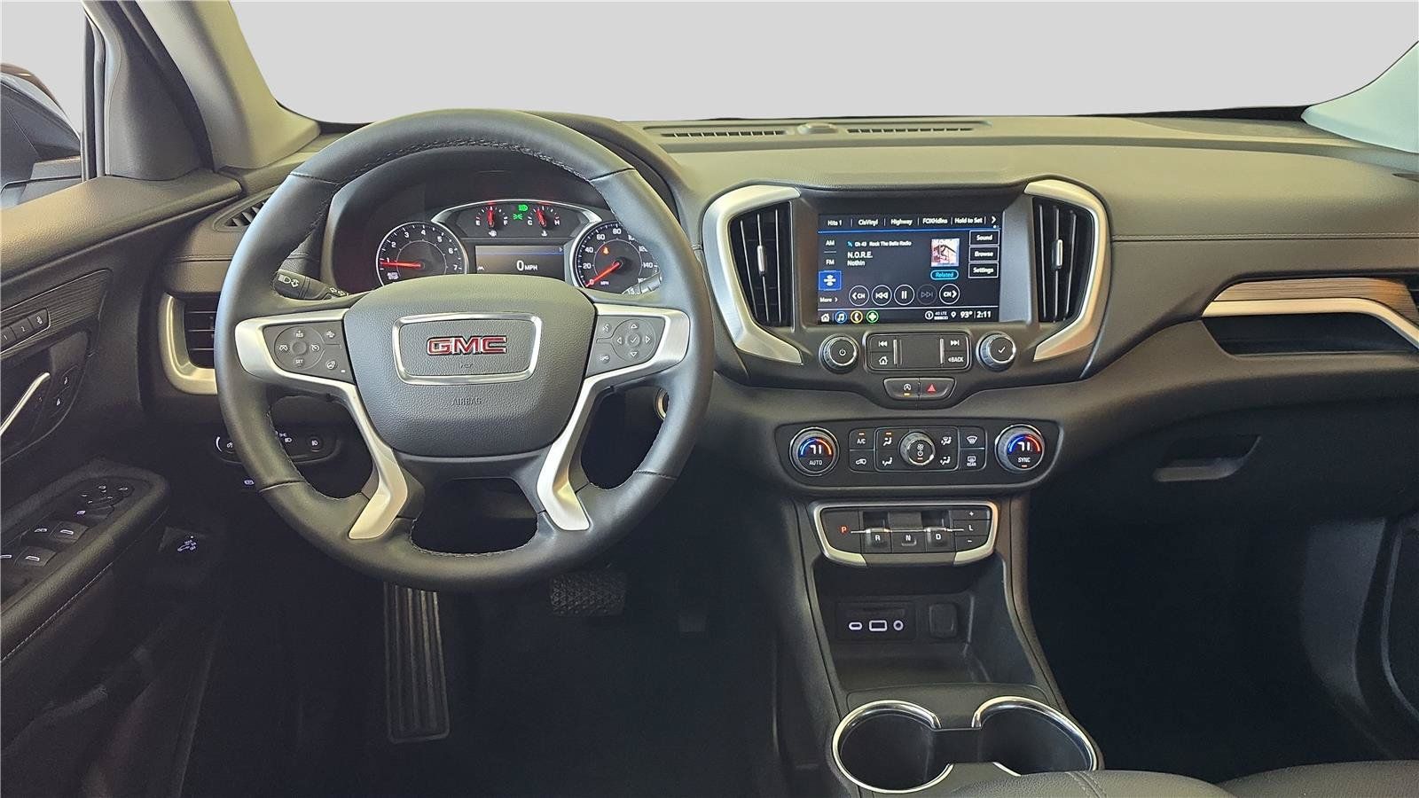 Used 2024 GMC Terrain SLT w/ Elevation Edition AWD/4WD image 9