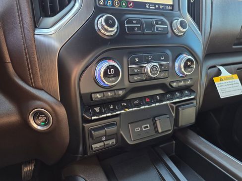 Used 2021 GMC Sierra 2500 Denali w/ Denali Ultimate Package image 19