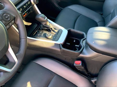 Used 2024 Toyota RAV4 XLE Premium image 31