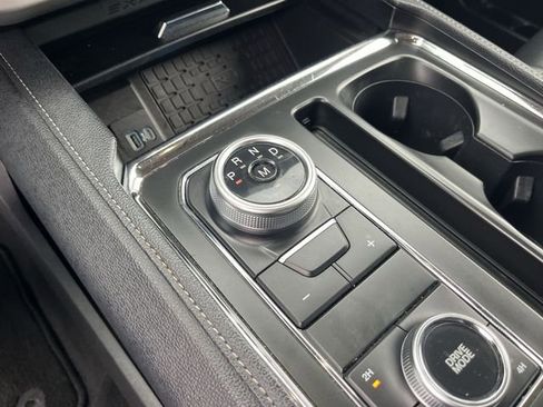 Used 2024 Ford Expedition XLT image 26