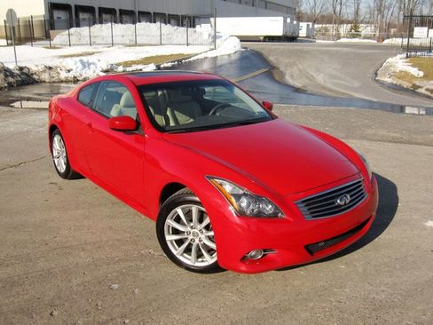 Used 2011 INFINITI G37 x Coupe w/ Premium Pkg image 2