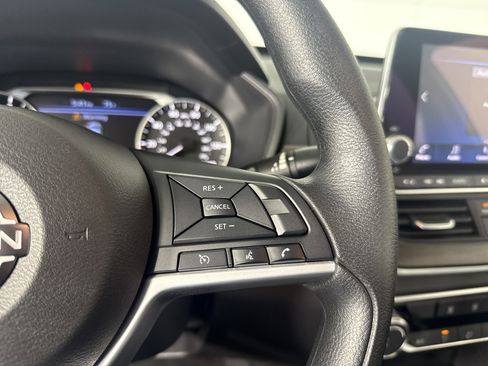Used 2025 Nissan Altima 2.5 SV FWD image 24