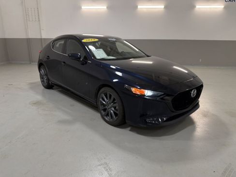Used 2019 MAZDA MAZDA3 Hatchback FWD image 4