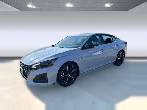 New 2025 Nissan Altima 2.5 SR w/ SR Premium Package image 1