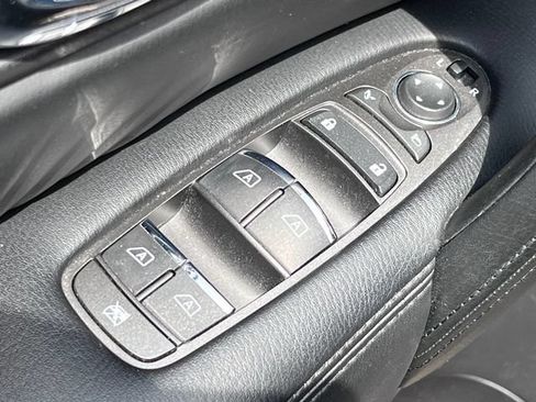 Used 2024 Nissan Armada SL w/ Captain's Chairs Package AWD/4WD image 18