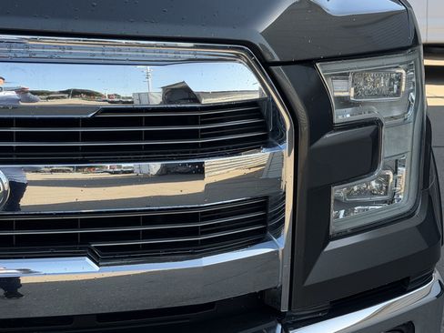 Used 2016 Ford F150 Lariat w/ Equipment Group 502A Luxury AWD/4WD image 12