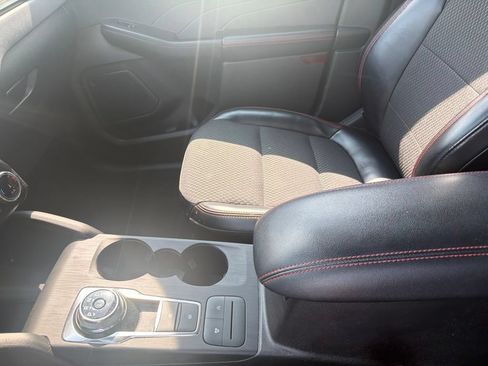 Used 2024 Ford Escape ST-Line AWD/4WD image 7