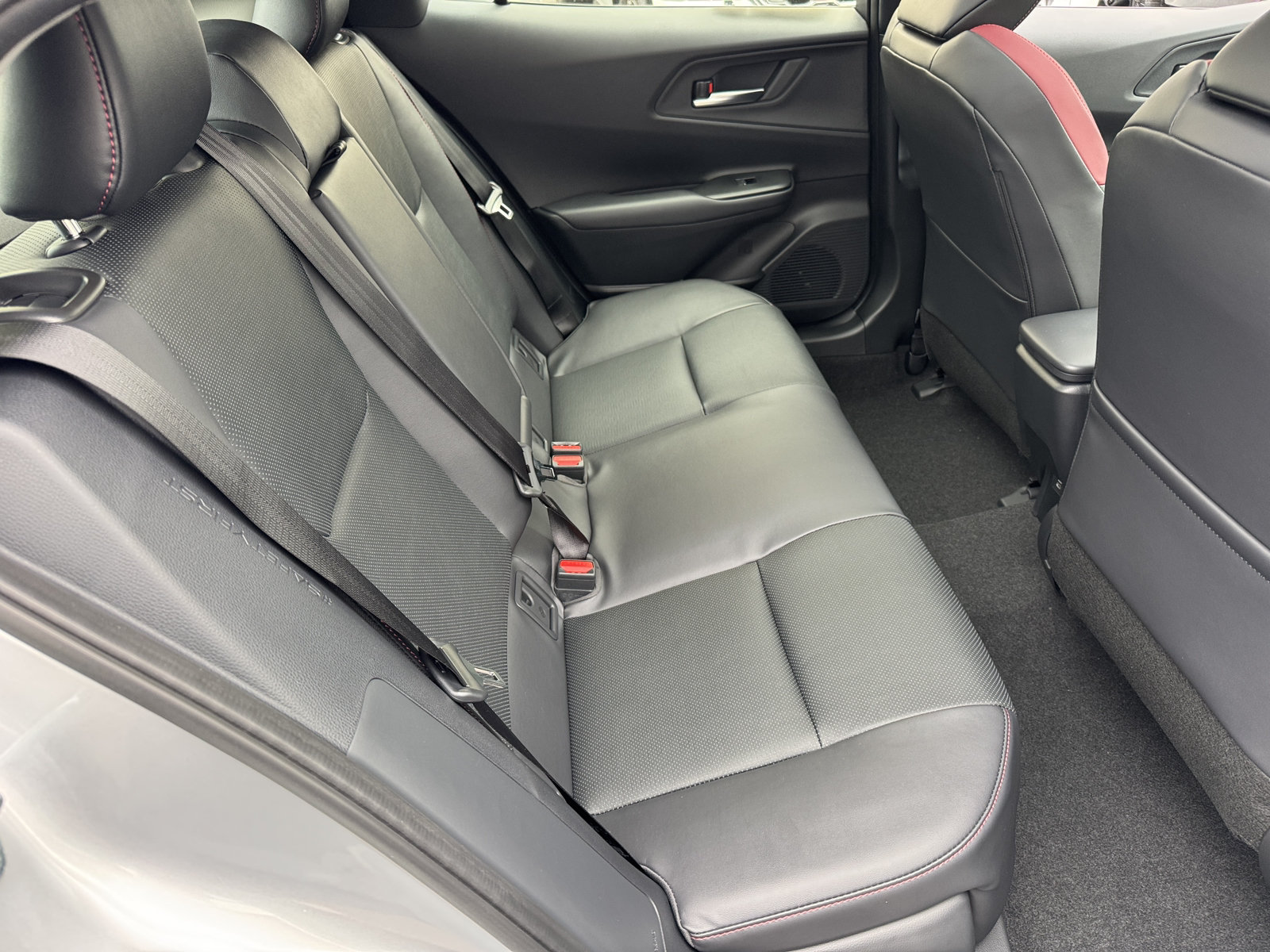New 2027 Toyota Prius Plug-In Hybrid FWD image 5