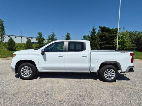 Used 2024 Chevrolet Silverado 1500 LT AWD/4WD image 8