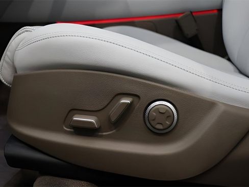 New 2026 Genesis GV70 2.5T Advanced image 9