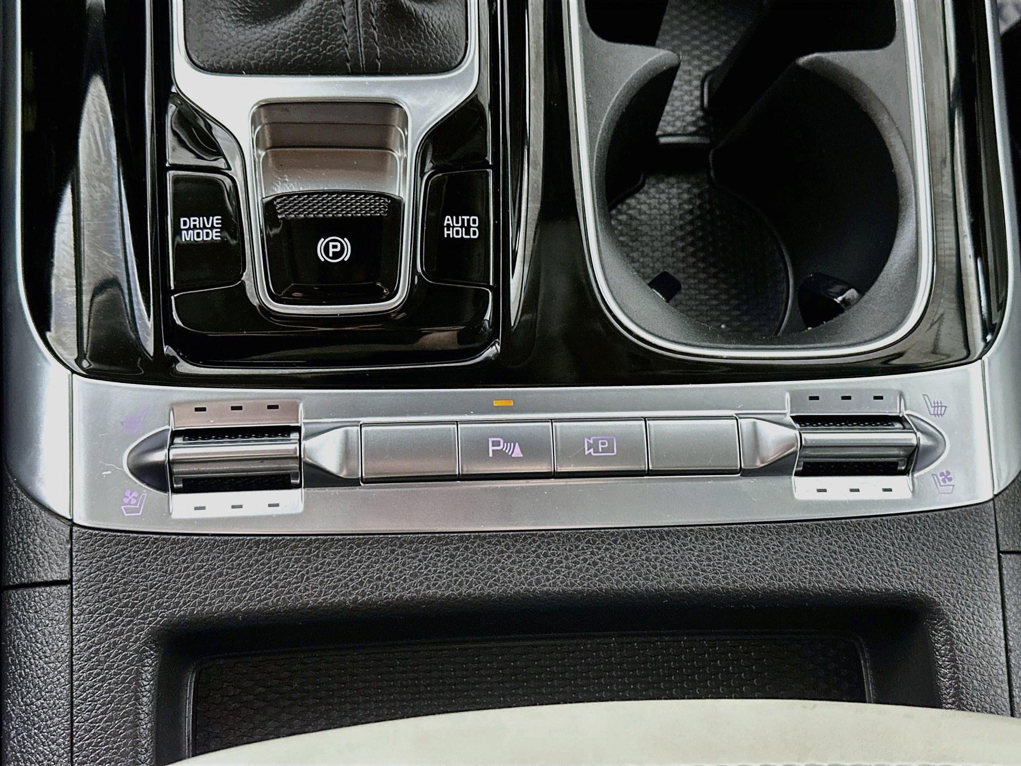 Used 2022 Kia Carnival SX FWD image 20