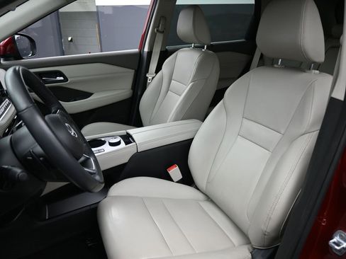 Used 2022 Nissan Rogue SL w/ SL Premium Package image 13