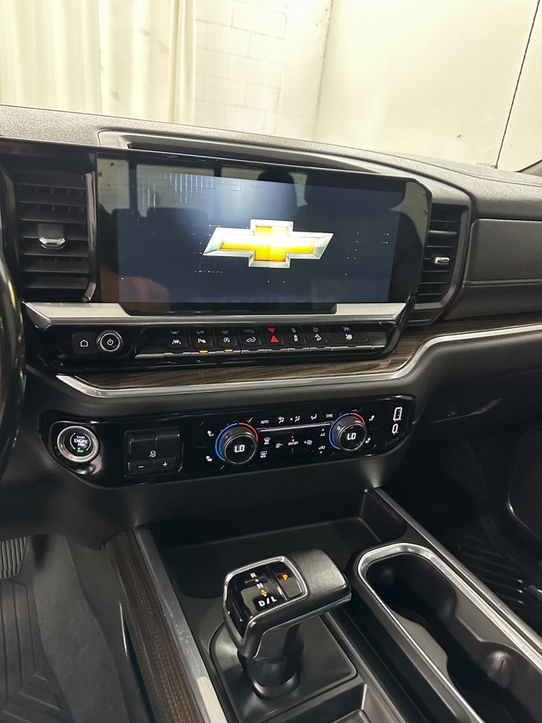 Used 2023 Chevrolet Silverado 1500 RST AWD/4WD image 18