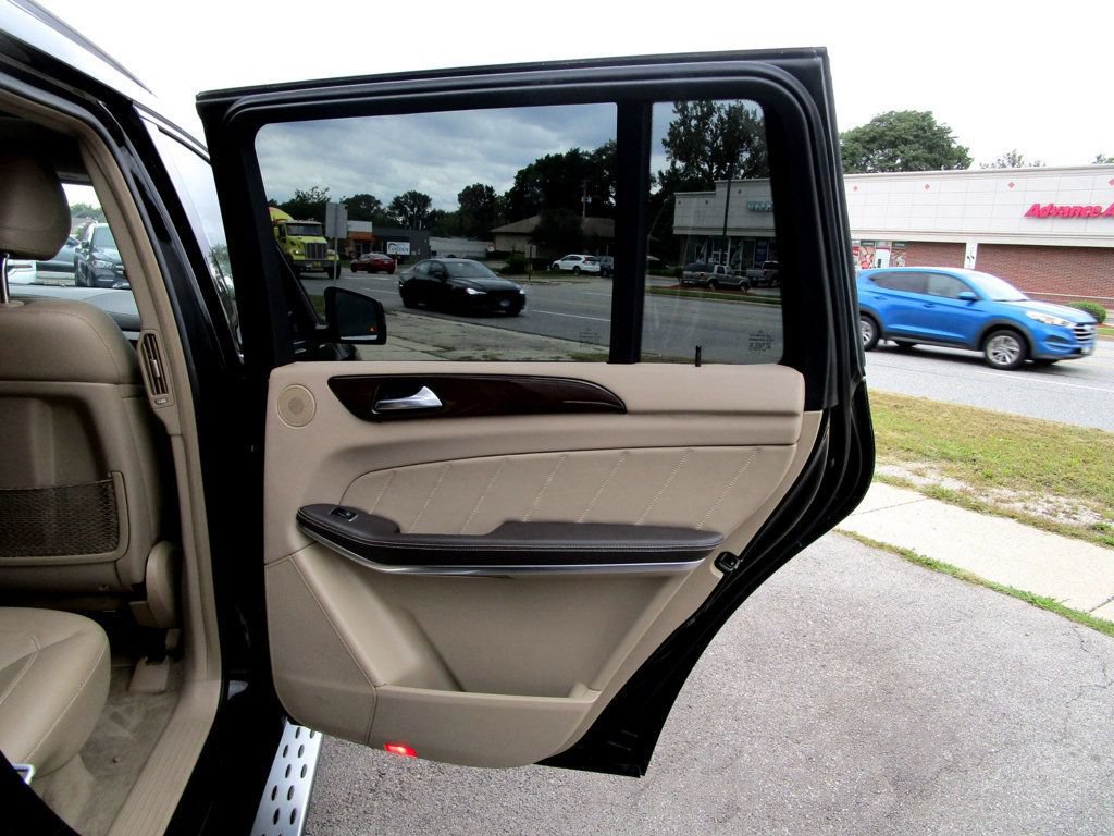 Used 2013 Mercedes-Benz GL 450 4MATIC image 34