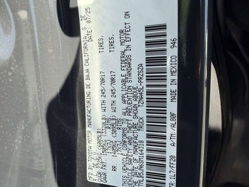 Certified 2025 Toyota Tacoma SR5 AWD/4WD image 27