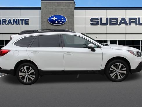 Used 2018 Subaru Outback 2.5i Limited AWD/4WD image 11